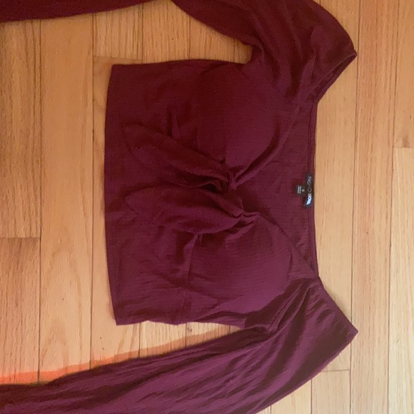 Burgundy crop top - Picture 3 of 3